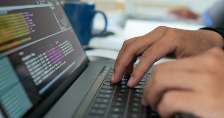 How work the process called RUP and what are the four phases of this method?